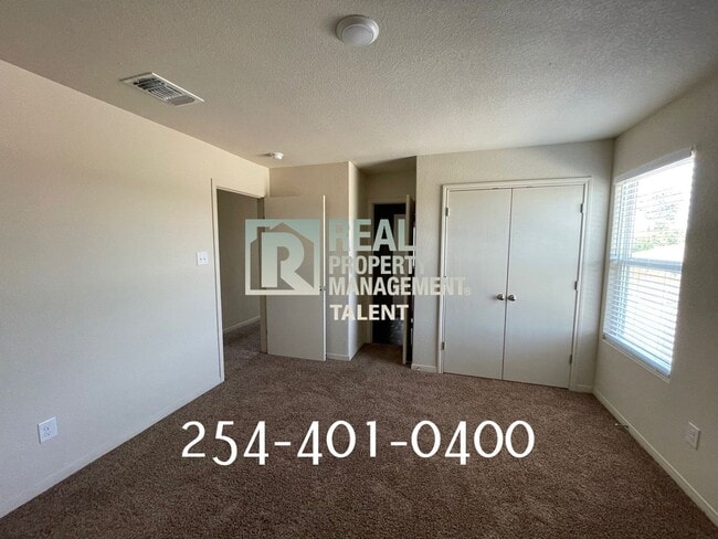 Building Photo - Deal Alert 3-Bedroom, 2.5-Bathroom Duplex ...