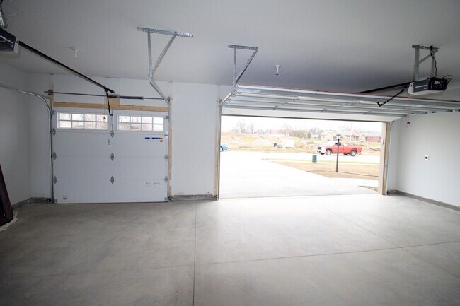 Building Photo - 2206 Rocky Ln