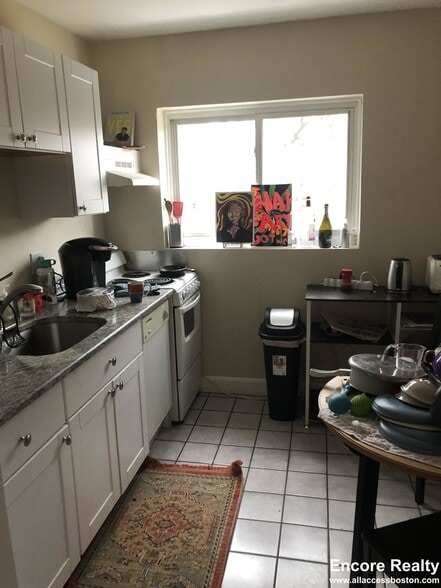 Building Photo - 63 Selkirk Rd