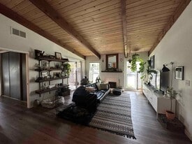 Building Photo - 2104 Del Rey Ct