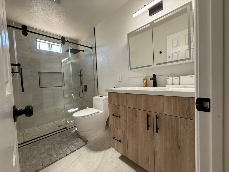 Building Photo - 4639 Executive Dr
