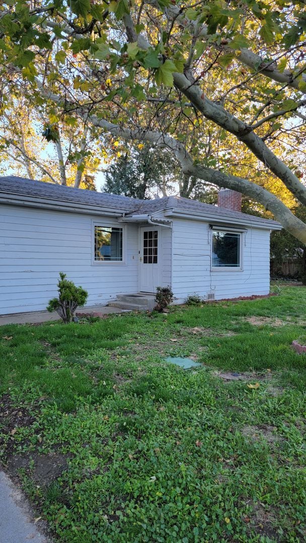 Primary Photo - Cozy Two Bedroom Home Ready For You