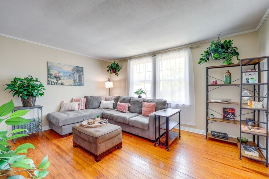 Building Photo - 1644 Naldo Ave