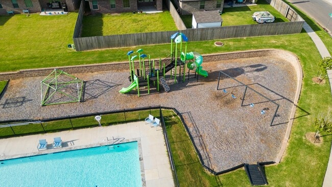 Building Photo - 9101 Poppey Pl