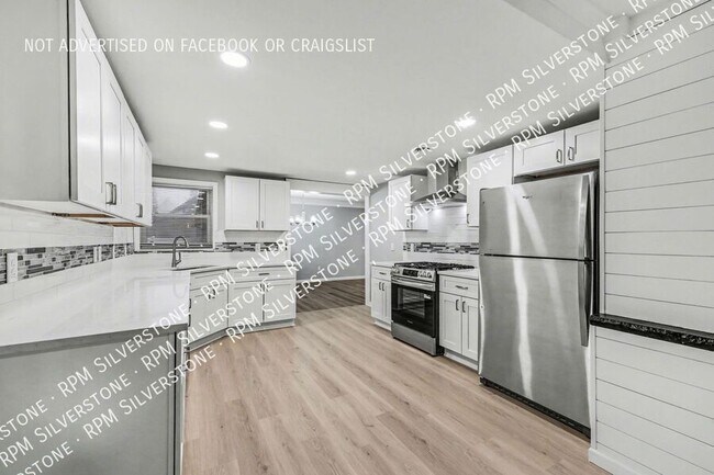 Building Photo - 2839 W Avon Rd