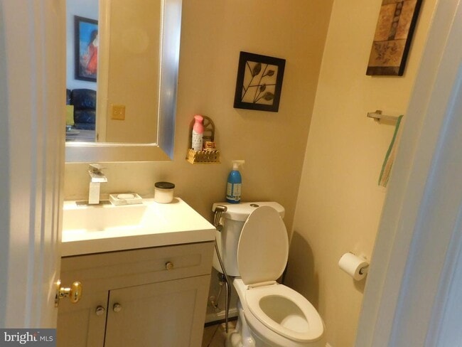 Building Photo - 337 Kirby St