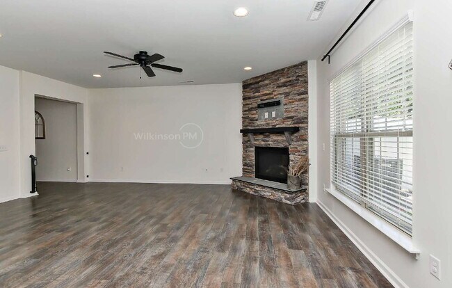 Building Photo - Sought-after 3BR/2.5BA Townhome in Desirab...