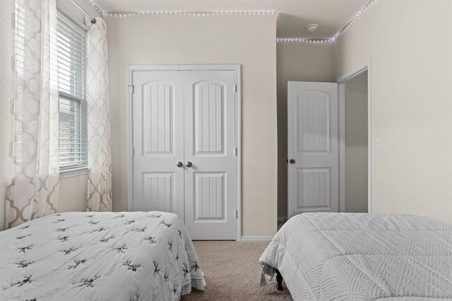 Building Photo - 117 Mackinac Ln