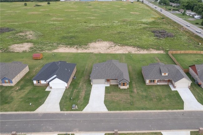Building Photo - 105 Countryside Wy