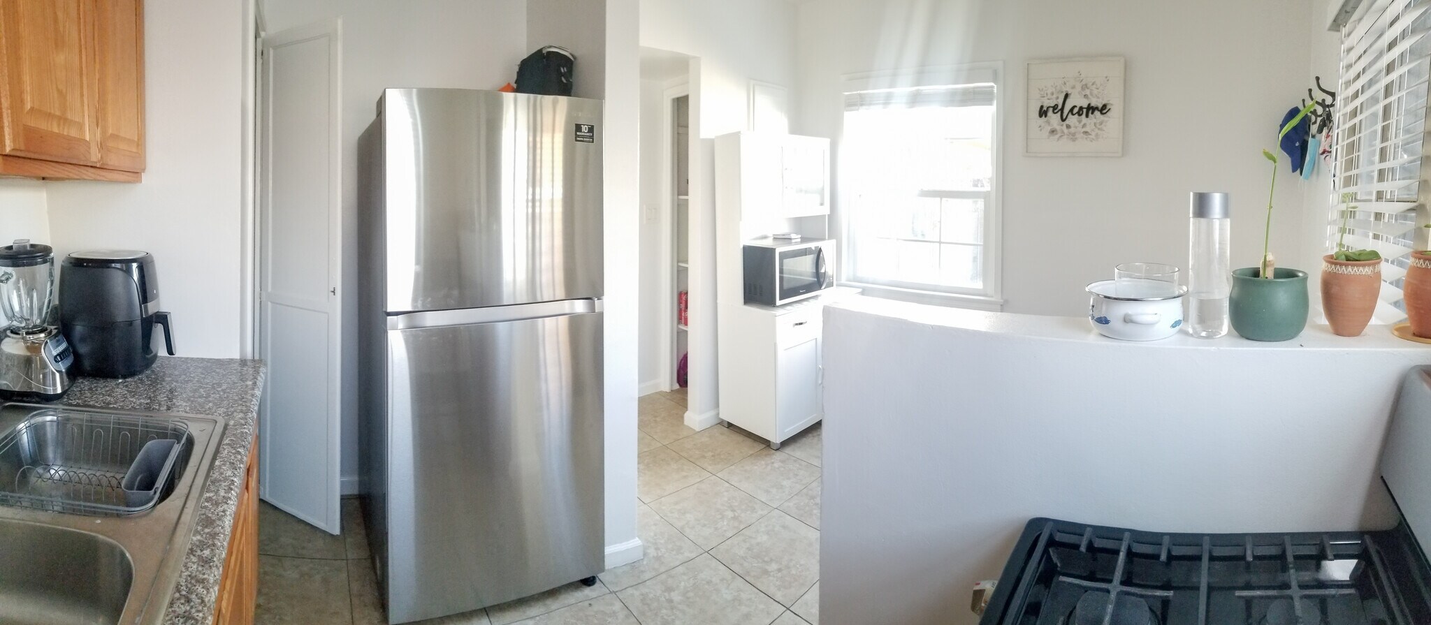 Kitchen - 2823 W Vernon Ave