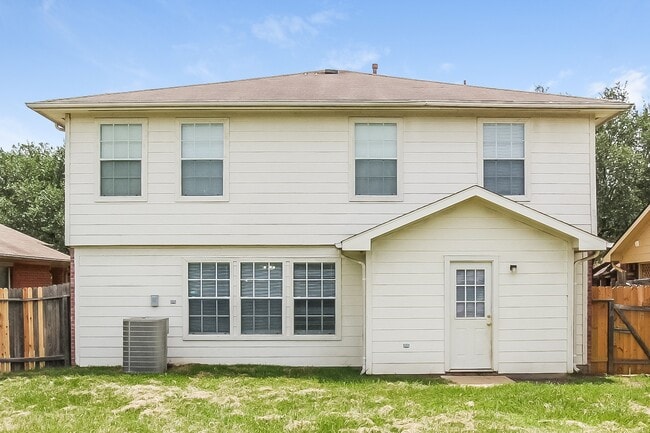 Building Photo - 5827 Clerkenwell Dr