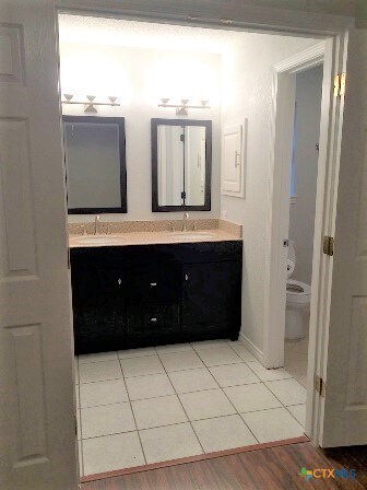 Building Photo - 113 E Blancas Dr