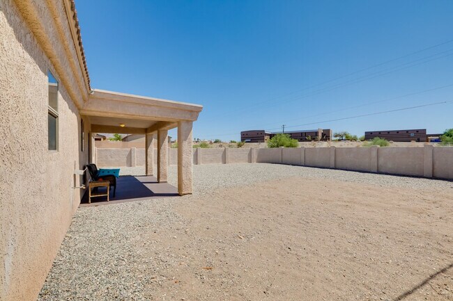 Building Photo - 2598 Rainbow Ave N