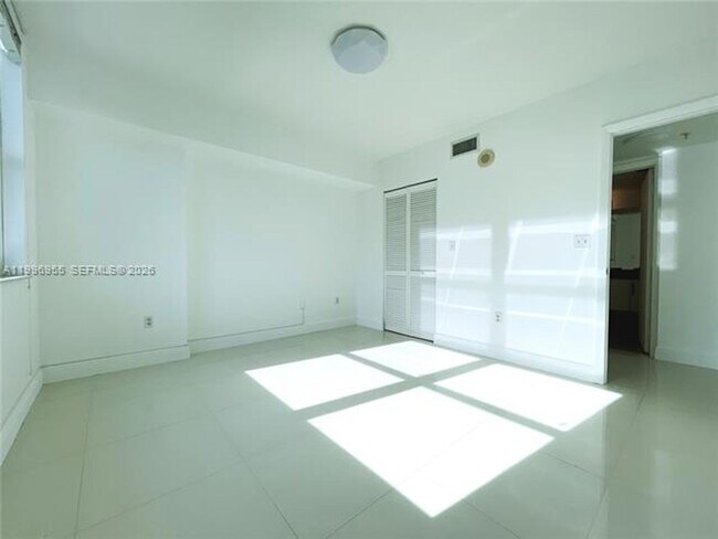 Building Photo - 31 SE 5th St