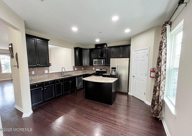 Building Photo - 155 Waypoint Dr