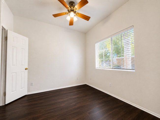 Building Photo - Newly Updated 3 Bedroom Condo in Gated Community in Murrieta