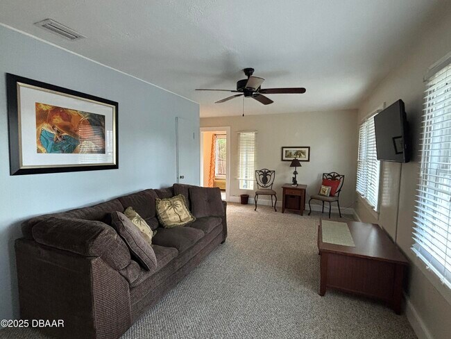 Building Photo - 528 Bostwick Ave