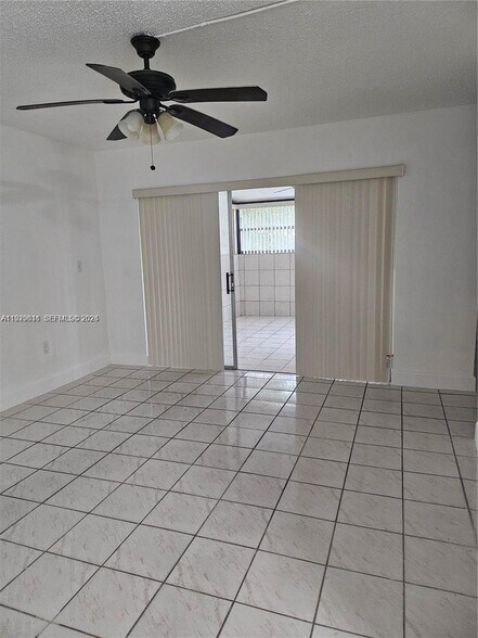 Building Photo - 10641 SW 108th Ave