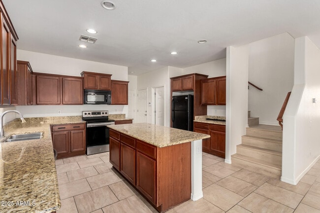 Building Photo - 26417 N Babbling Brook Dr