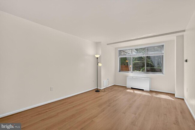 Building Photo - 10500 Rockville Pike