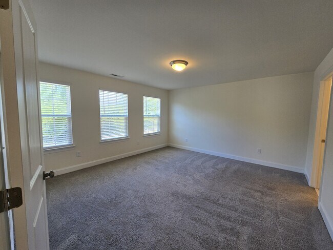 Building Photo - 421 Sailor Wy