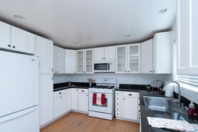 Building Photo - Beautiful 2 bedroom 1 bath home!!!!