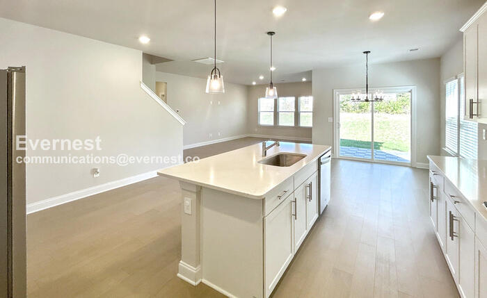 Building Photo - 4597 Winslet Dr