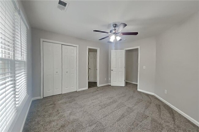 Building Photo - 704 Kirkwood Cir