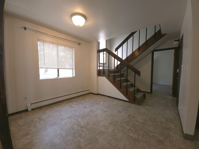 Building Photo - 2645-2647 Pine St