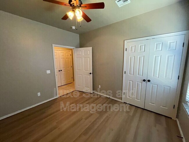 Building Photo - 1317 Garden Gate Dr