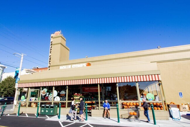 Building Photo - 1635 Gough St