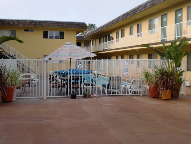 Pool Deck - Emerald Green Apartments