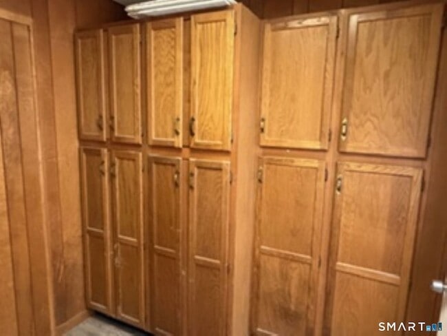 Building Photo - 252 Main St