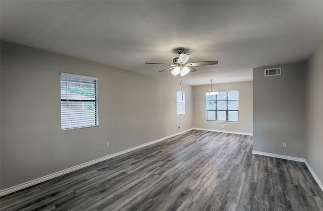 Building Photo - 22311 Warwick Glen Dr