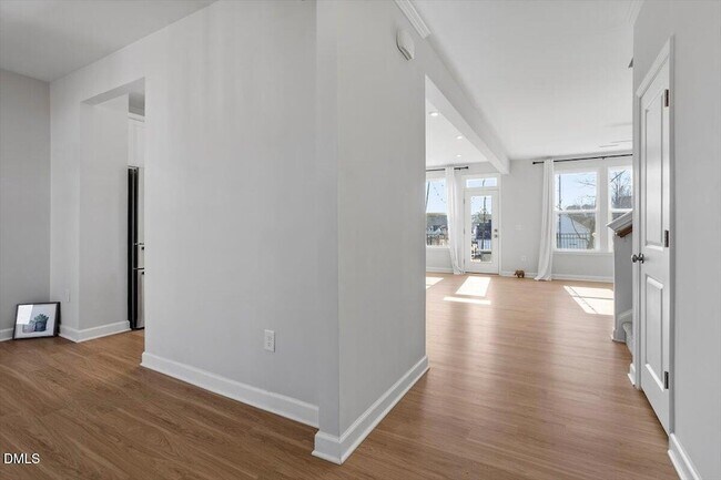 Building Photo - 128 Highland Grv Wy