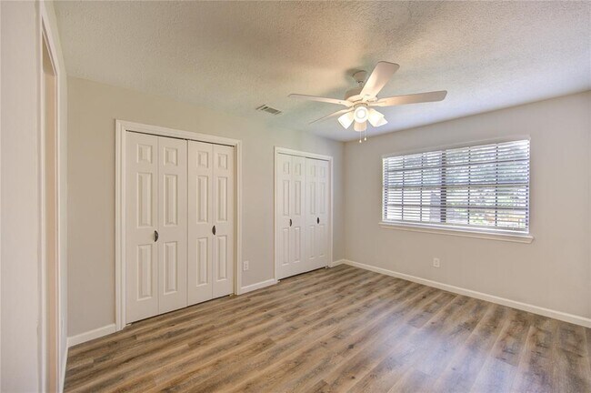 Building Photo - 4927 Kenlake Grove Dr
