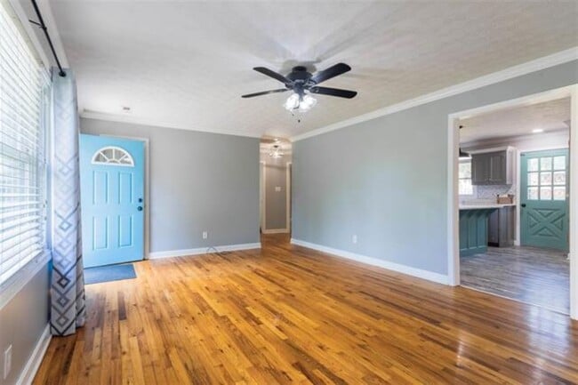 Building Photo - 292 Plum Springs Rd