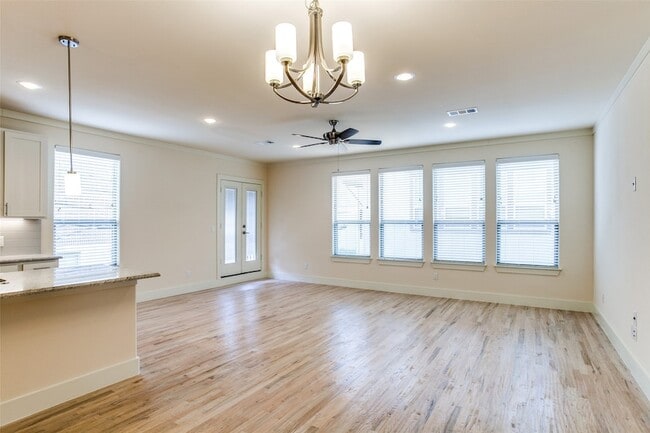 Building Photo - 4316 Hartford St