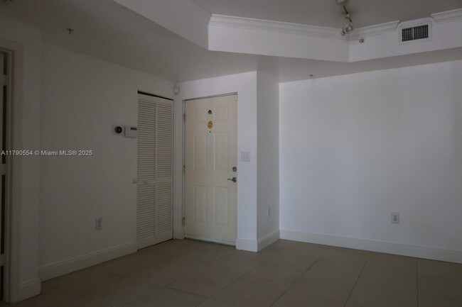 Building Photo - 6801 SW 44th St