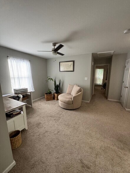 Loft Space - 401 Heritage Commons Cir