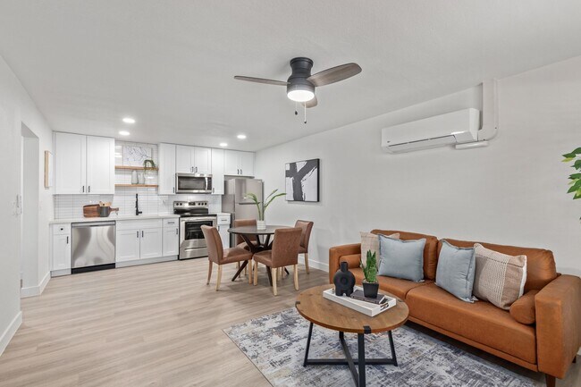 Building Photo - 1 Bed | 1 Bath -  Renovated Ground Level Unit near ASU!