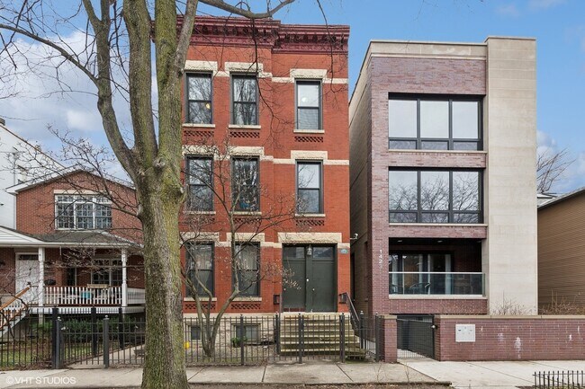 Primary Photo - 1421 W Huron St