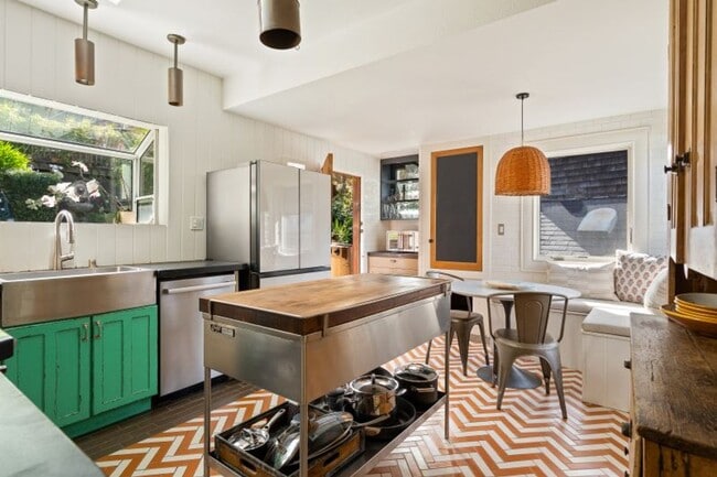 Building Photo - Sun-Filled Furnished Sausalito Home with Sweeping Bay Views