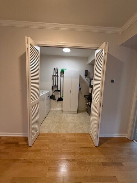 Building Photo - 1607 Briarwood Ln