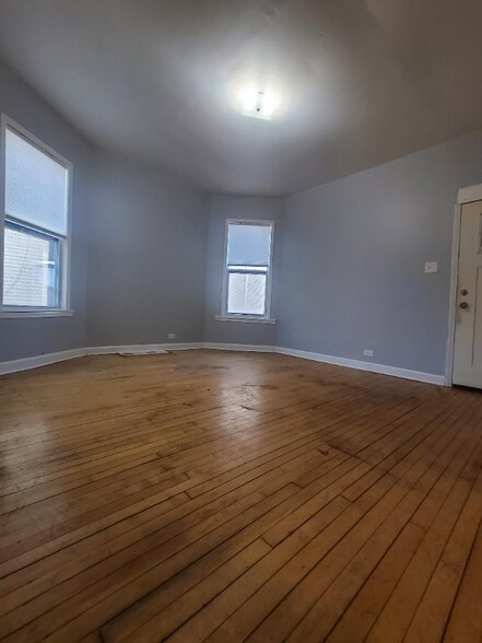 Building Photo - 1725 N Cicero Ave