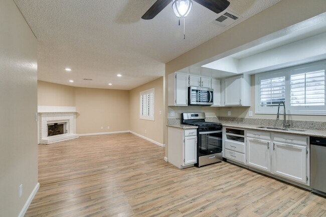 Building Photo - GORGEOUS 2 BEDROOMS CONDO*JUST COMPLETED UPGRADES*SOUTHWEST AREA*COMMUNITY AMENITIES*