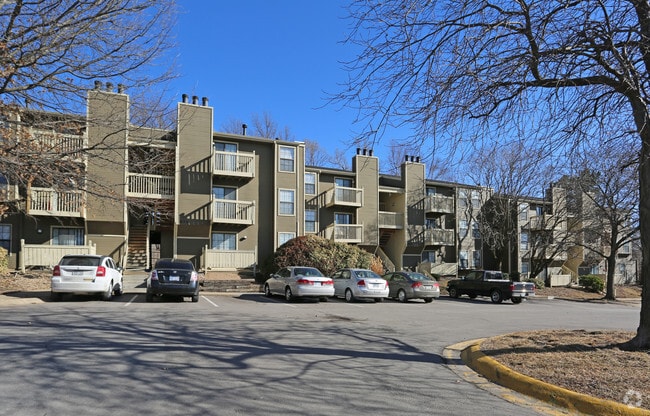 Building Photo - The Retreat at Woodridge Apartments