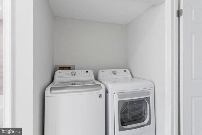 Building Photo - 36 Viburnum Ln