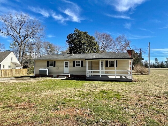 Building Photo - 10500 Chalkley Rd