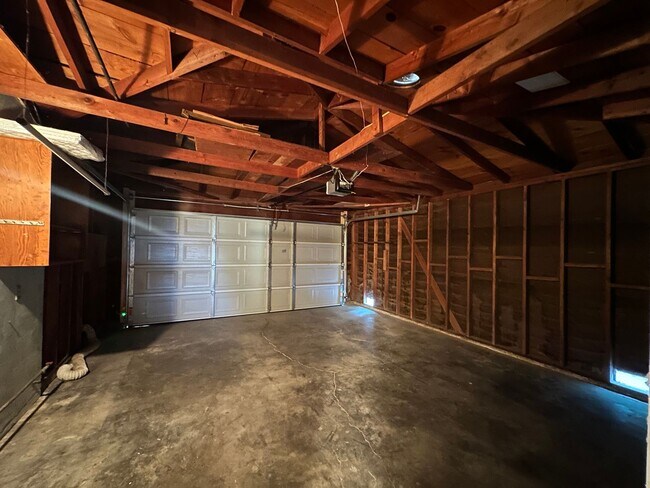 Building Photo - 202 Irene St